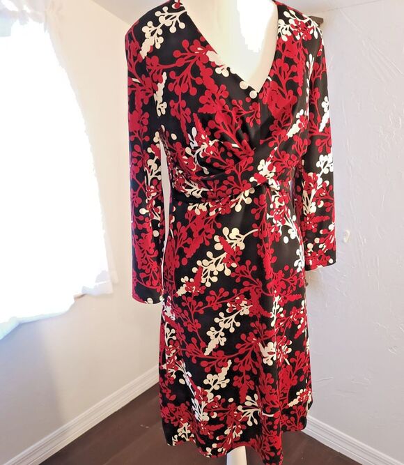 LOFT Dresses & Skirts - Ann Taylor Loft Dress Red Black White sz 4-6 EUC Classy Chic Business Luxe